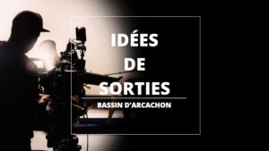 un homme fait de la musique photo en noir et blanc