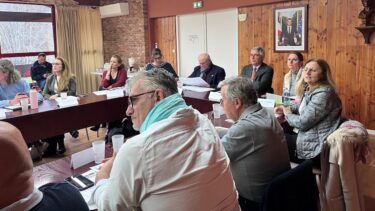 Les membres du comité du Pays Barval pour l'attribution des fonds européens autour de la table