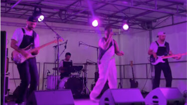 Le groupe Sandy Smoke sur la scène de Music O Teich