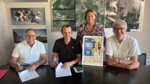 La signature du Partenariat entre La ville de Gujan-Mestras, Hyper U et Sud Ouest dans le bureau de Mme. la Maire