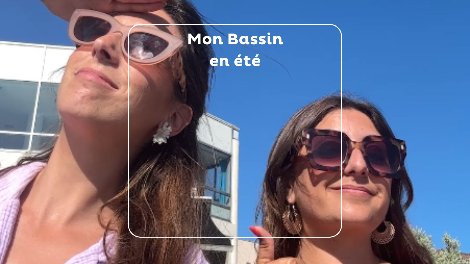 deux femmes femmes tournées vers le soleil