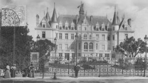 image en noir et blanc du chateau deganne d'Arcachon