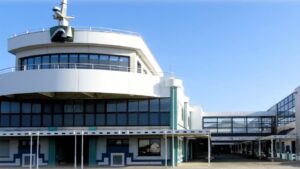 façade du lycée de la mer de gujan-mestras