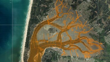 vue satellite du Bassin d'Arcachon avec des tracés orange qui correspondent aux relevés bathymétriques réalisés par le SIBA