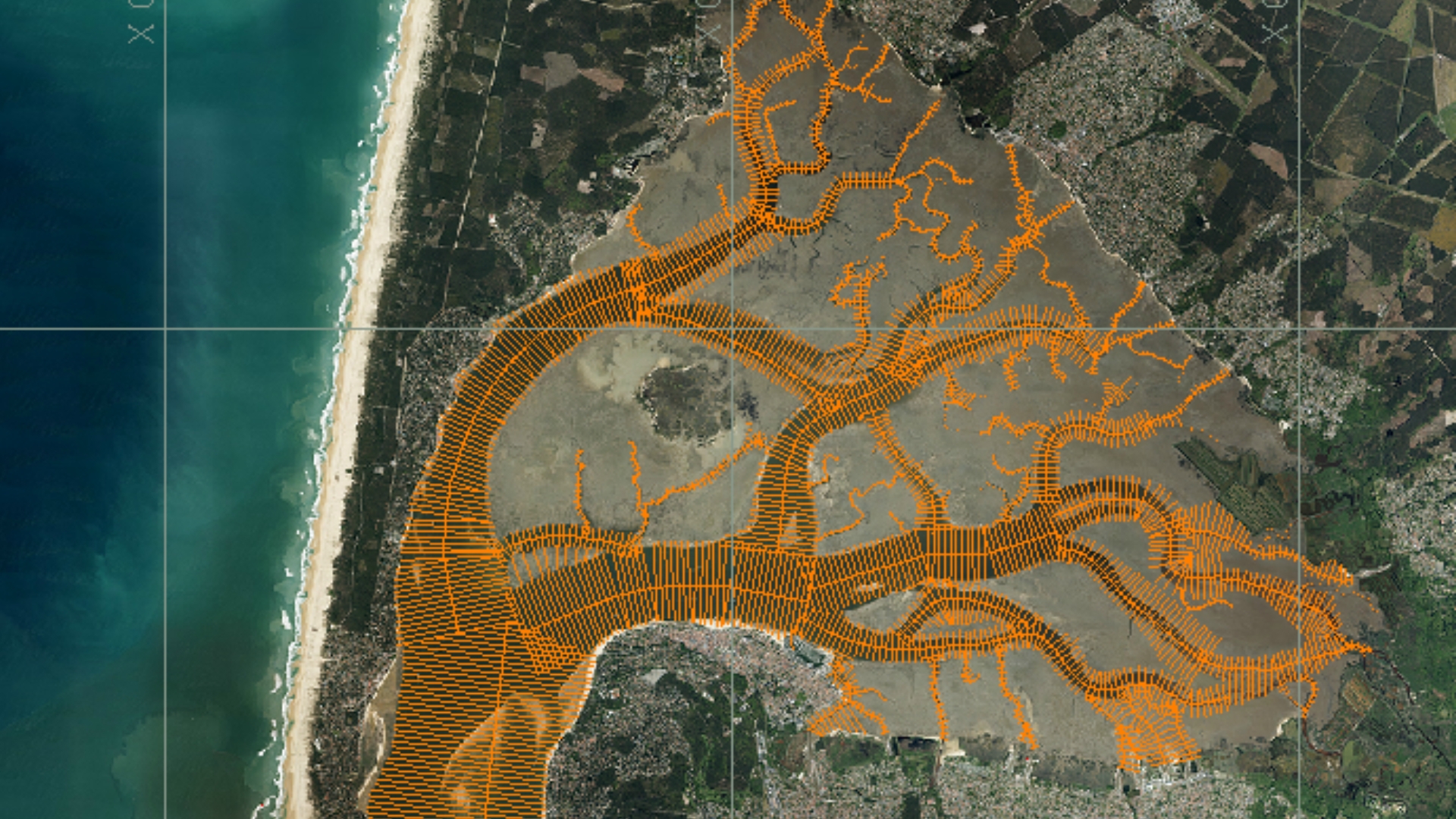 vue satellite du Bassin d'Arcachon avec des tracés orange qui correspondent aux relevés bathymétriques réalisés par le SIBA