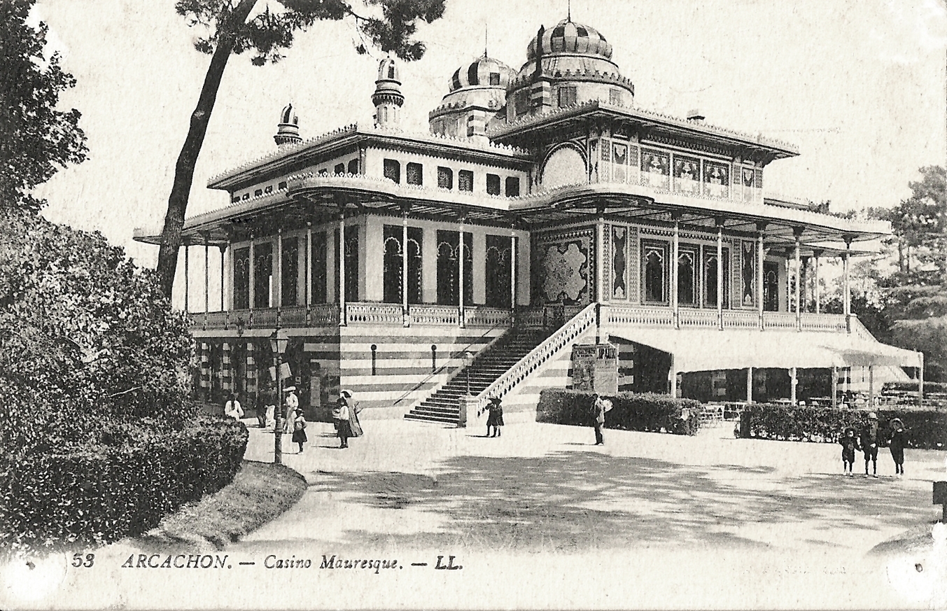 carte postale ancienne d'un casion de style mauresque à Arcachon
